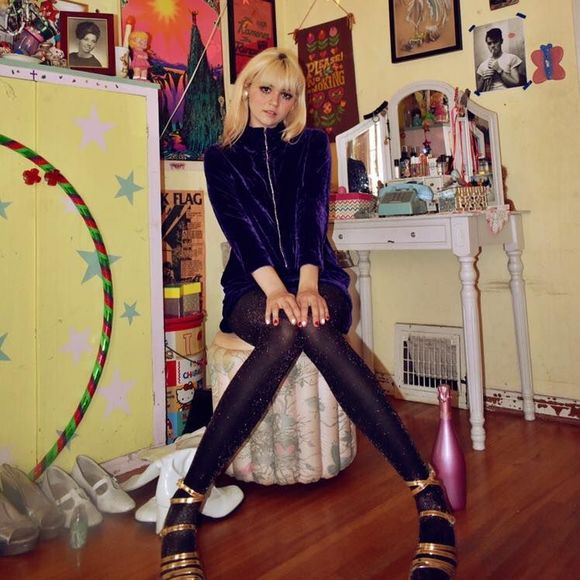 Meet your Posher, Lily - Picture 1 of 1